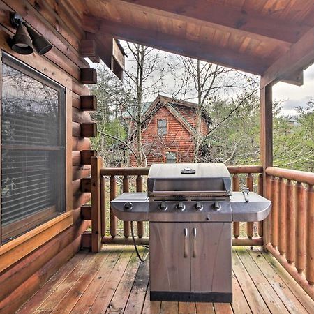 Romantic Cabin With Hot Tub In Pigeon Forge! Exterior foto