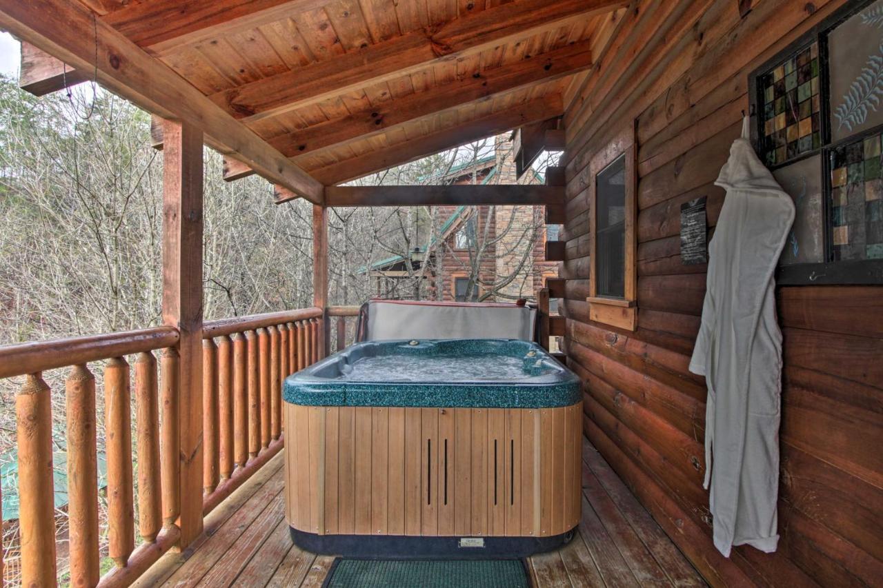 Romantic Cabin With Hot Tub In Pigeon Forge! Exterior foto