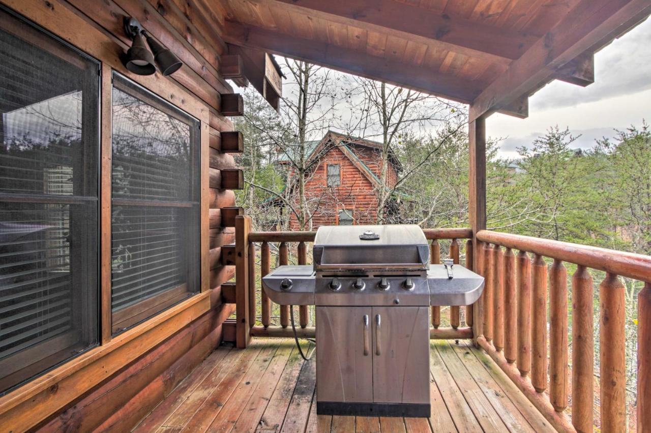 Romantic Cabin With Hot Tub In Pigeon Forge! Exterior foto