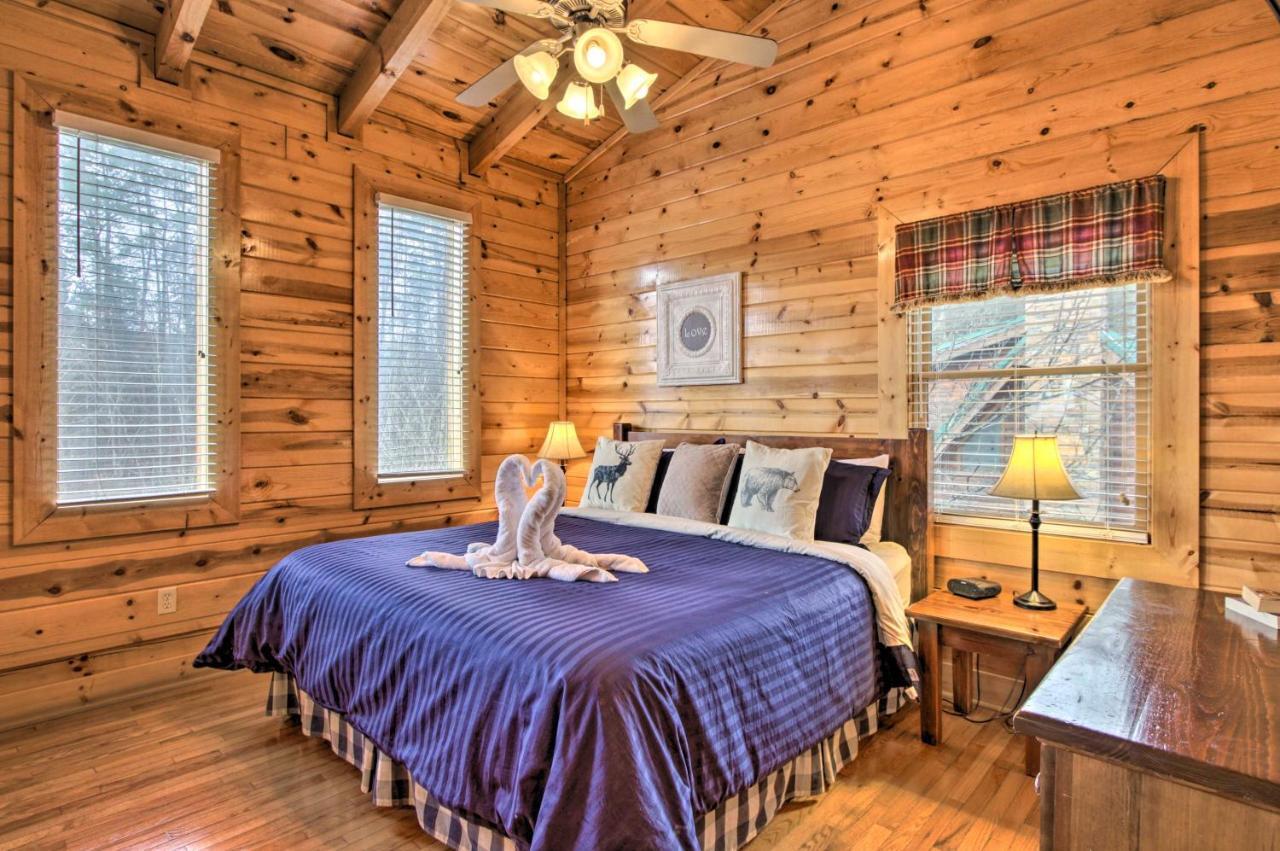Romantic Cabin With Hot Tub In Pigeon Forge! Exterior foto